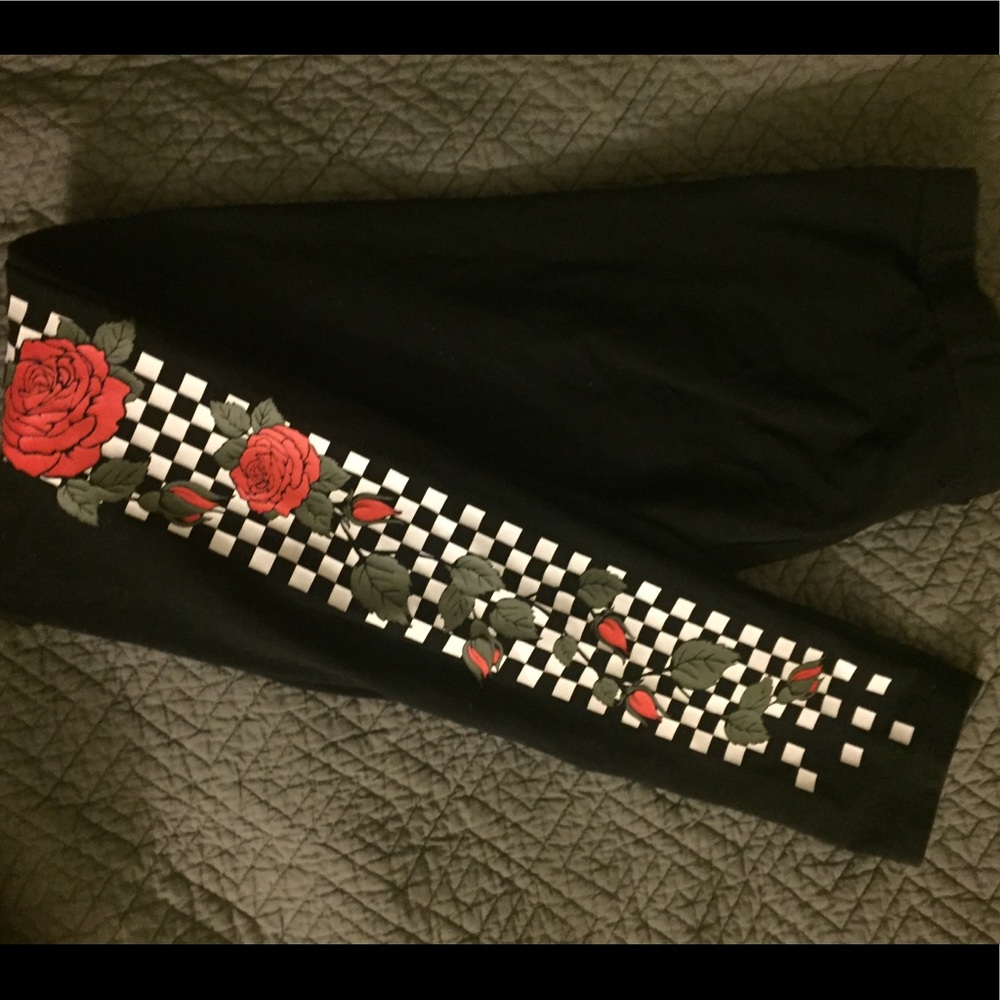 Black Vans Checkered Rose Leggings